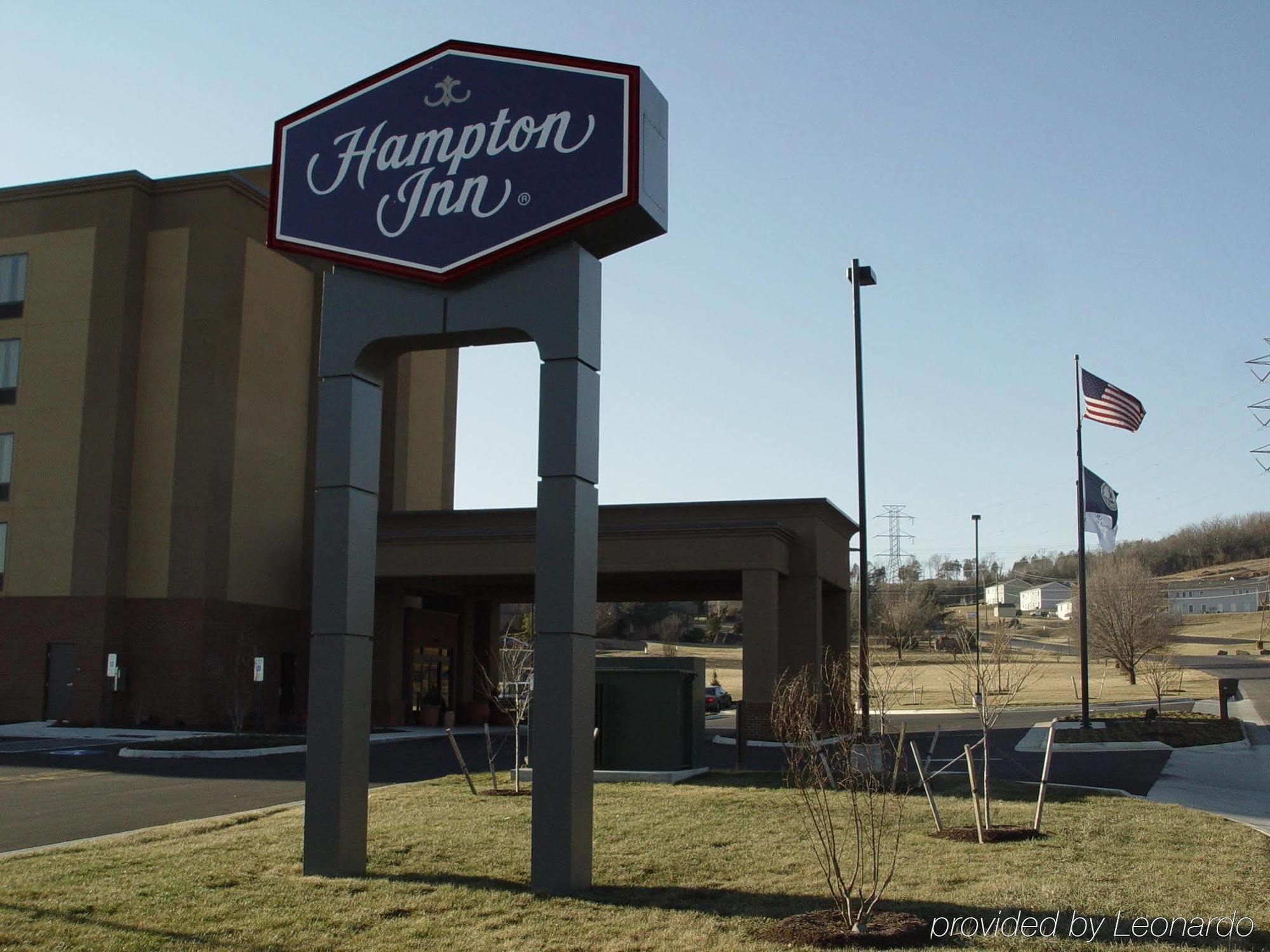 Hampton South Hotel 3*